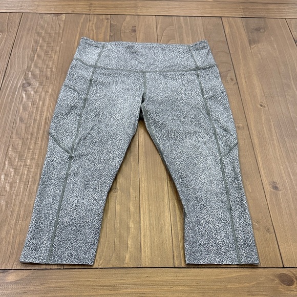 lululemon athletica Pants - Lululemon in movement crop